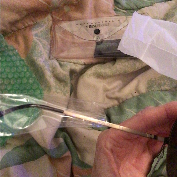 ! 1 left! Rare! Quay green gold high key Sunnies - Picture 9 of 10